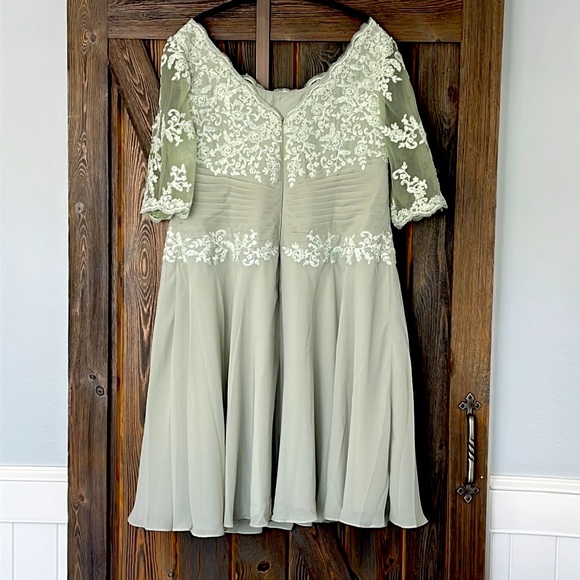 JJs House MOB dress - Picture 2 of 8